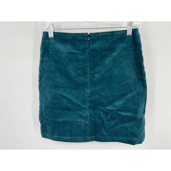 Simplee embroidered boho floral corduroy green mini skirt size M - Picture 3 of 7